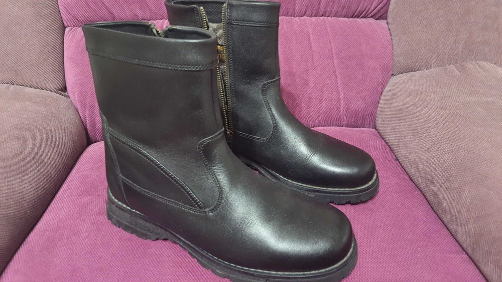 Ghete piele naturala, blanita naturala de miele, de la FRETZ marimea42