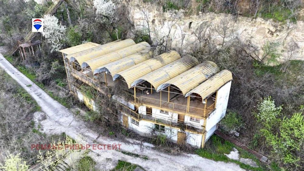 Продава се Хотел в Русе, Долапите - 521 кв.м за 261 €/кв.м - Снимка #1