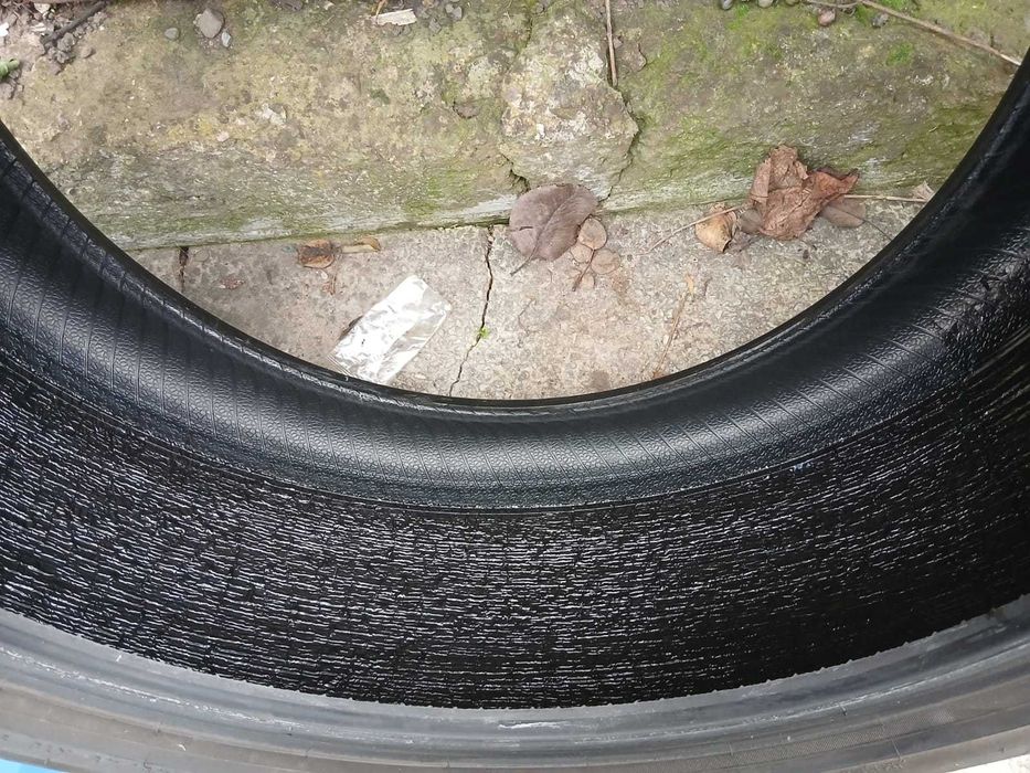 Vând anvelope iarna pirelli 245 45r18