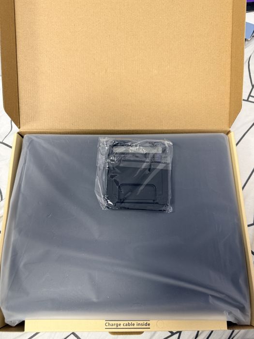 Husa iPad Air/Pro 11' M2/M3 cu tastatura si touchpad