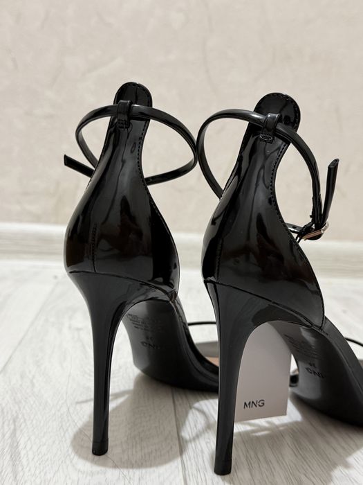 Туфли от Mango (38р)