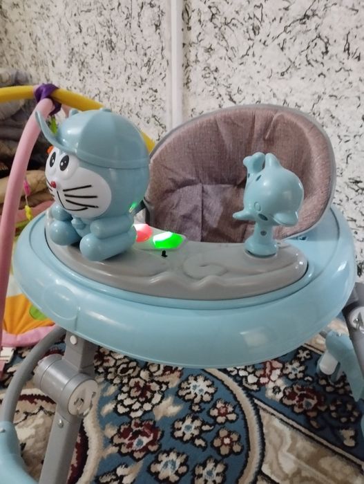 Продаю Ходунок новый