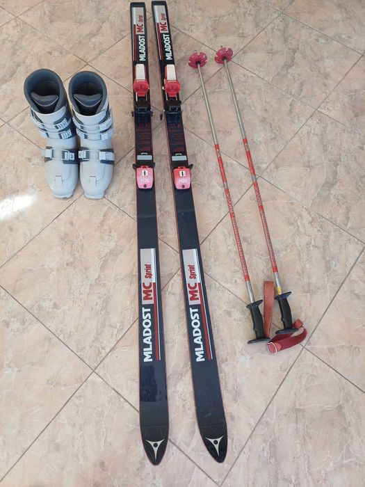 Ски, щеки, обувки
