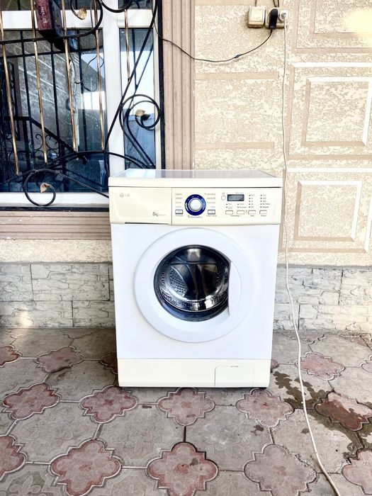 Продам стиральную машинку LG рабочая