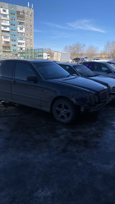 Продам мерседес 210