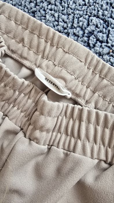 Пола и панталони