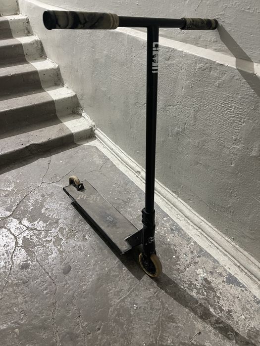 Трюковой самокат Limit LMT83 Pro