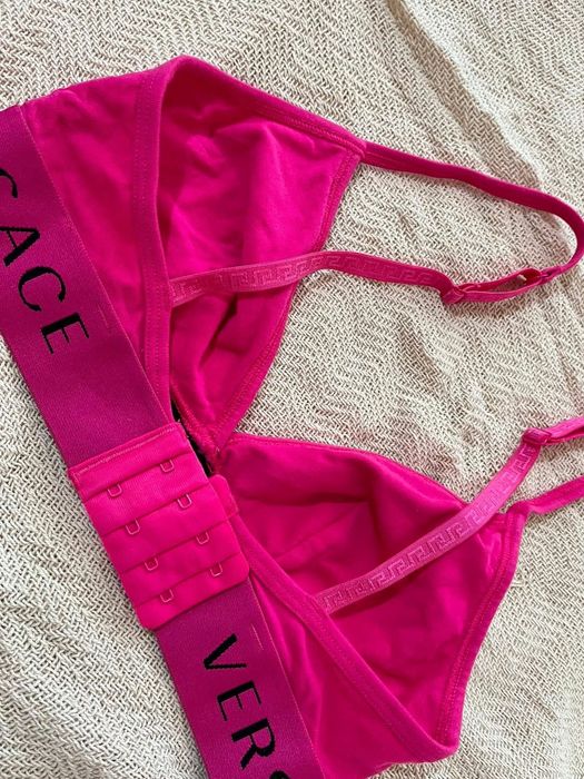 Продавам 2 броя оригинални сутиени Versace