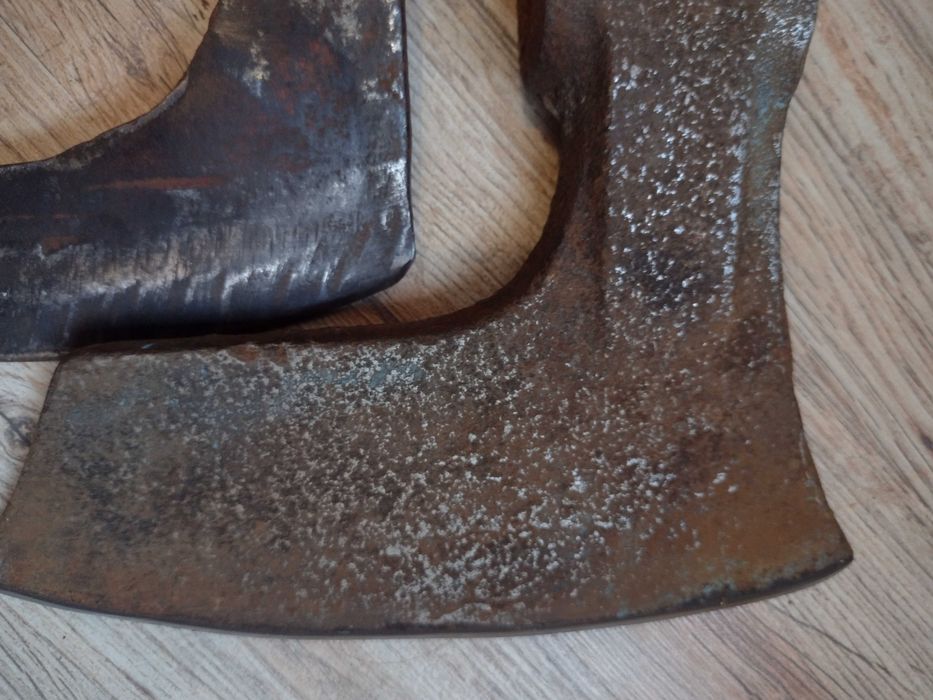 Стара брадва ...