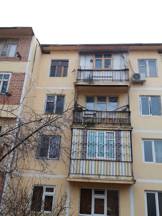 Uy sotiladi 1 xonali