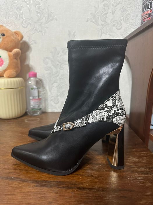 Сатылады 35-36 размерде.