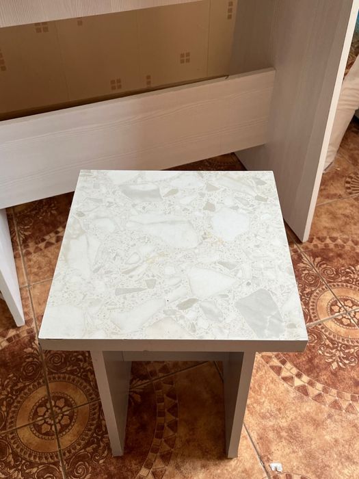 Срочно продам стол со стульями