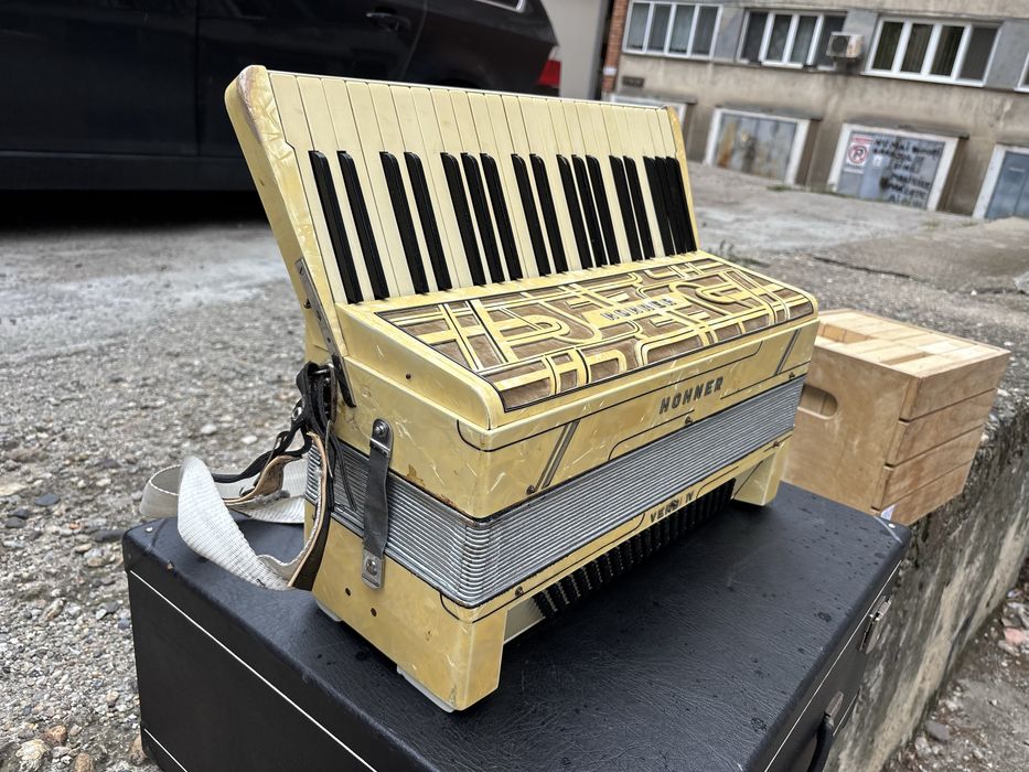 Acordoen Hohner Verdi 4 cu 120 de basi