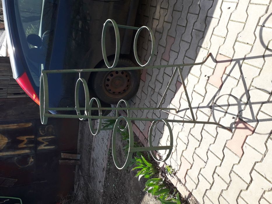 Suport pentru 4 ghivece mari de flori