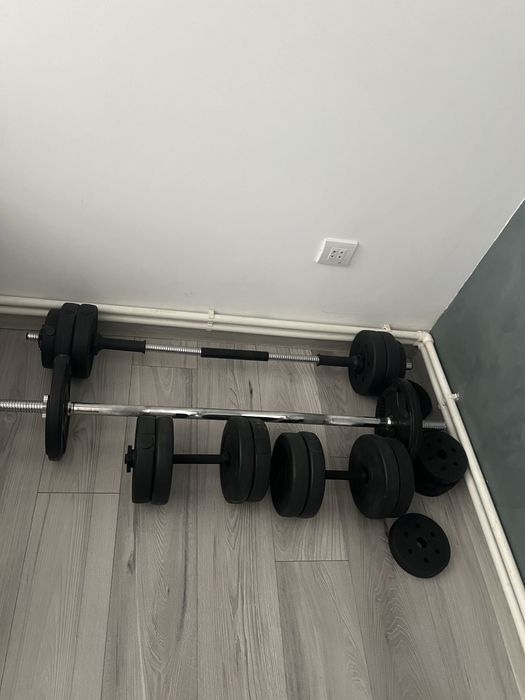 Vand bench press cu tot cu gantere si multe alte accesorii!