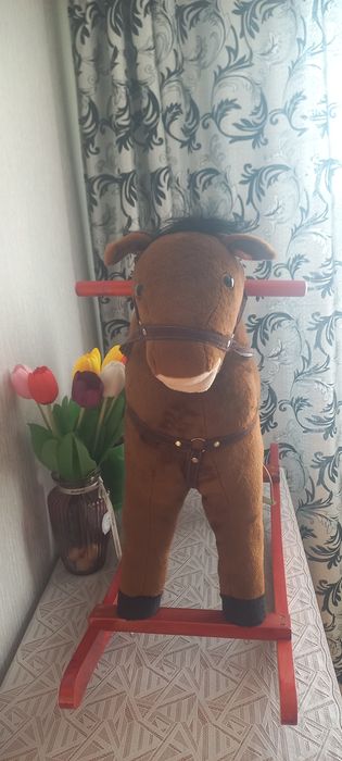 Продам детскую лошадку не догоро