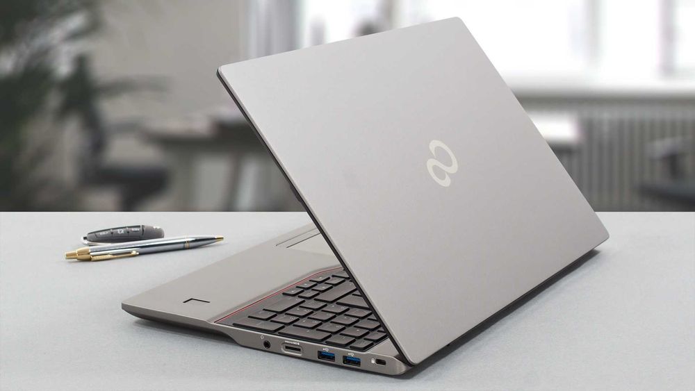 Fujitsu noul model! IntelCore i5-1235 /16GB /512GB SSD /15.6 IPS / 5G!
