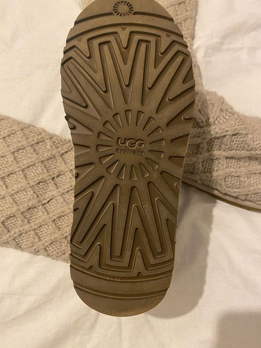 Ugg crem până la genunchi