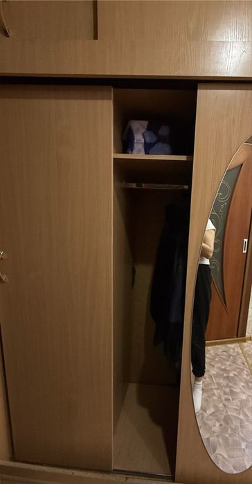 Продам шкаф-купе с зеркалом