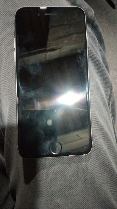 Срочно продам айфон 6s.64гб.