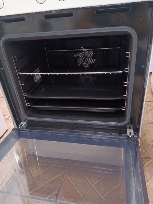 Като нова свободно стояща печка с керамичен плот Voss  2годиниГаранция