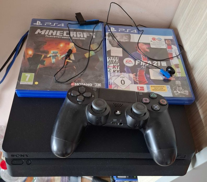 PS4 Slim + Джойстик + FIFA 21 + Minecraft