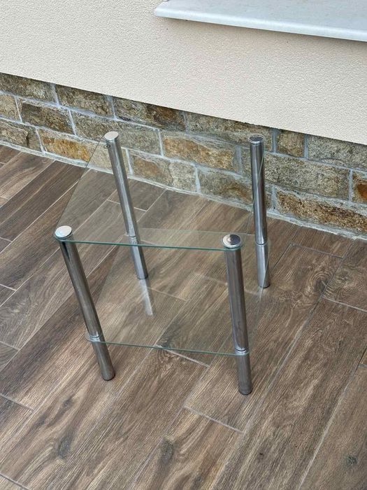 Практична помощна масичка