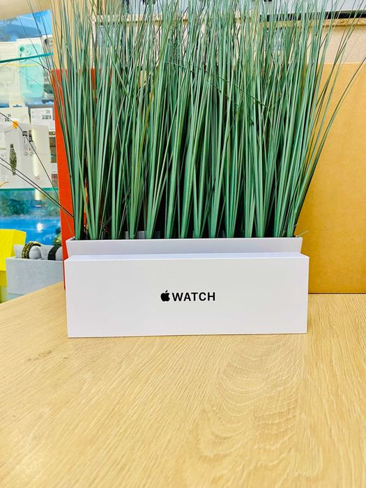 ЧИСТО НОВ !!! НЕРАЗПЕЧАТАН !!! Apple Watch SE3 40mm Midnight/Mid SP Band M/L, GPS, 3 ГОД. ГАР.