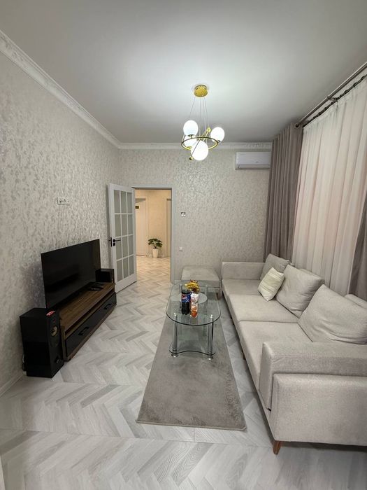 Белтепа Ибин Сино йол юзида 3хонали уй 3 этаж