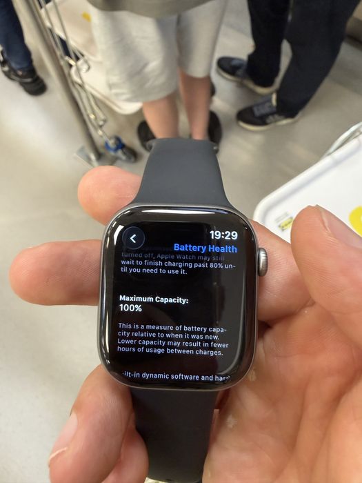 Vând Apple Watch Series 11 46mm GPS Impecabil