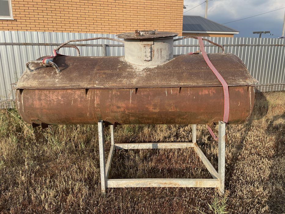 Продаю емкость для воды (чан),  1.8 куб