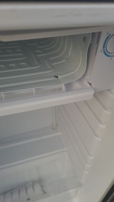 Frigider nou defect 100lei