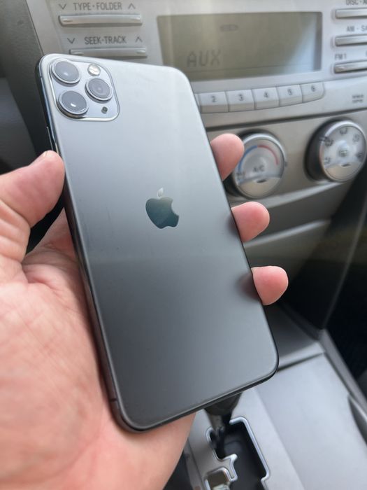 Айфон 11 про мах в отличном состоянии
