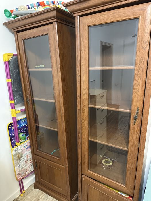 Продам сервант с комодом