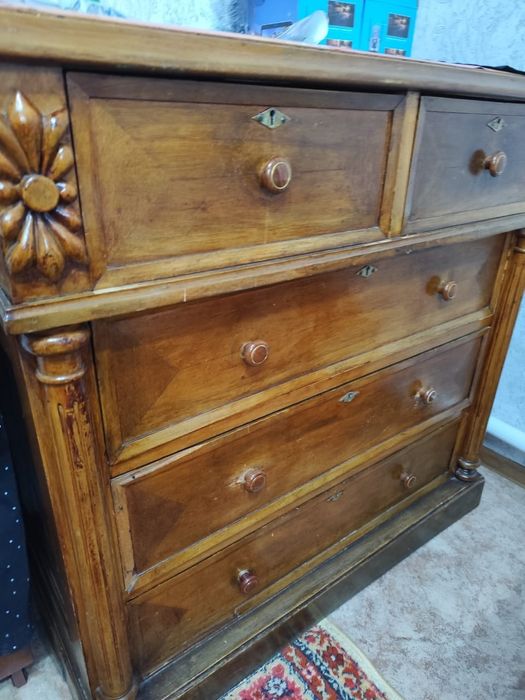 Продам комод из массива