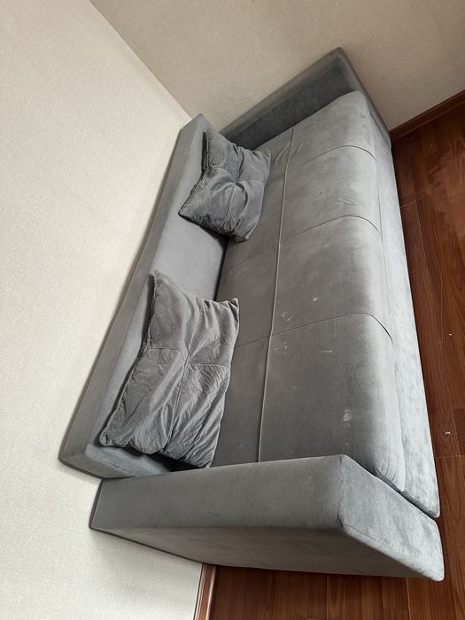 Продам диван для гостиной спальни