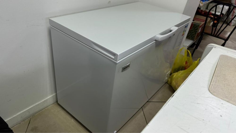 Продам морозильную камеру