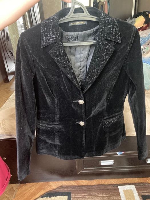 Продается женский  пиджак новый