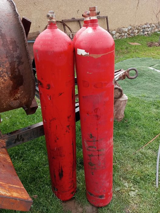 Gaz balon yangi.zildan yechilgan orqasi chuqur