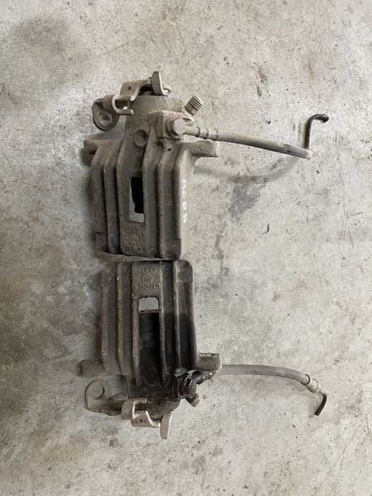 Etrier spate VW  TRW / Lucas Golf 4 Octavia 1 seat stanga dreapta