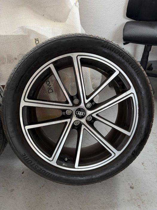 КАТО НОВИ! ОРИГИНАЛНИ Джанти за Audi Q5 с НОВИ гуми