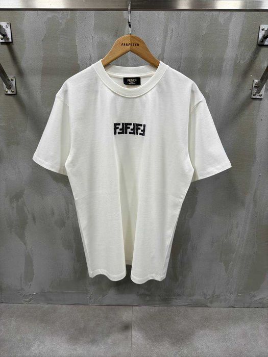 tricouri modele noi transport inclus fendi