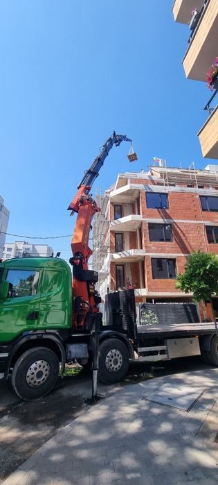 Камион с кран / АВТОКРАН