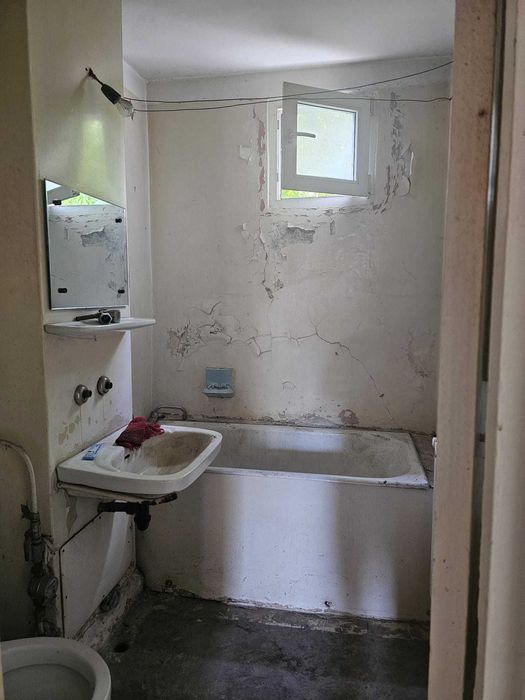 De vânzare Apartament 3 camere,etaj 1,zona Ion Creangă