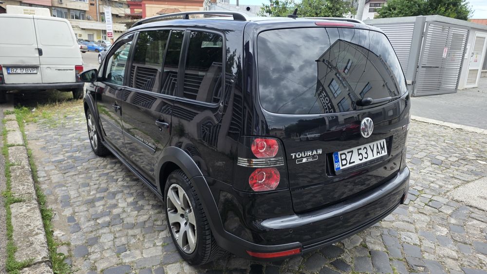 VOLKSWAGEN Touran 2010 — imagine 5