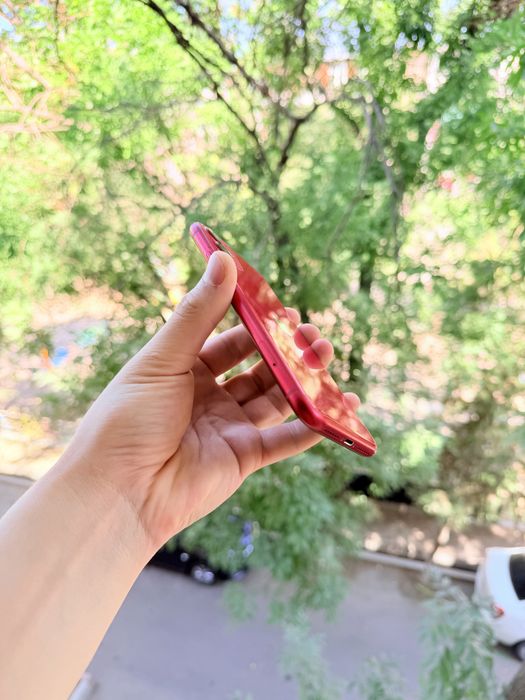 Iphone 11 srochna sotiladi