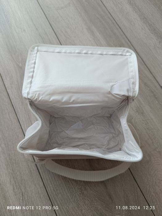 Borsetă termoizolantă pentru cosmetice