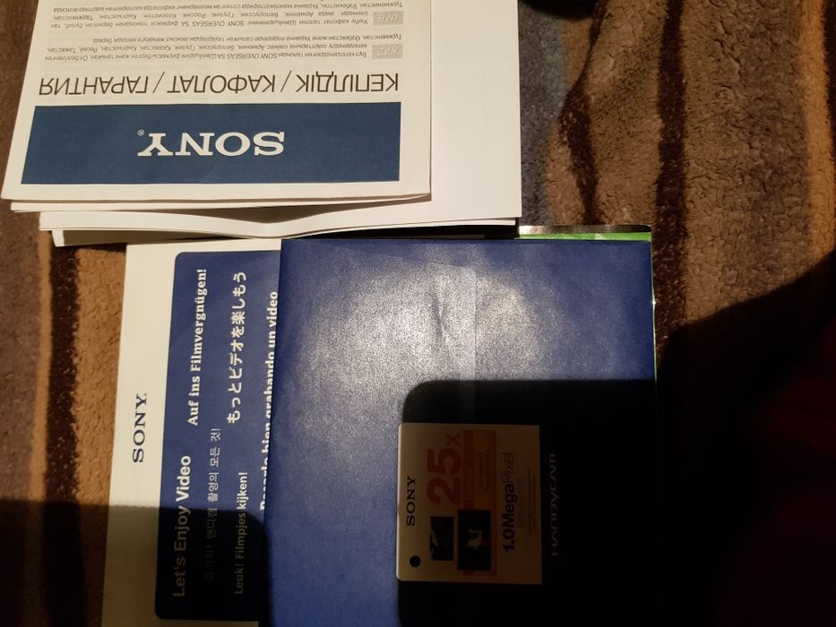 Продам видеокамеру Sony DCR-SR85E