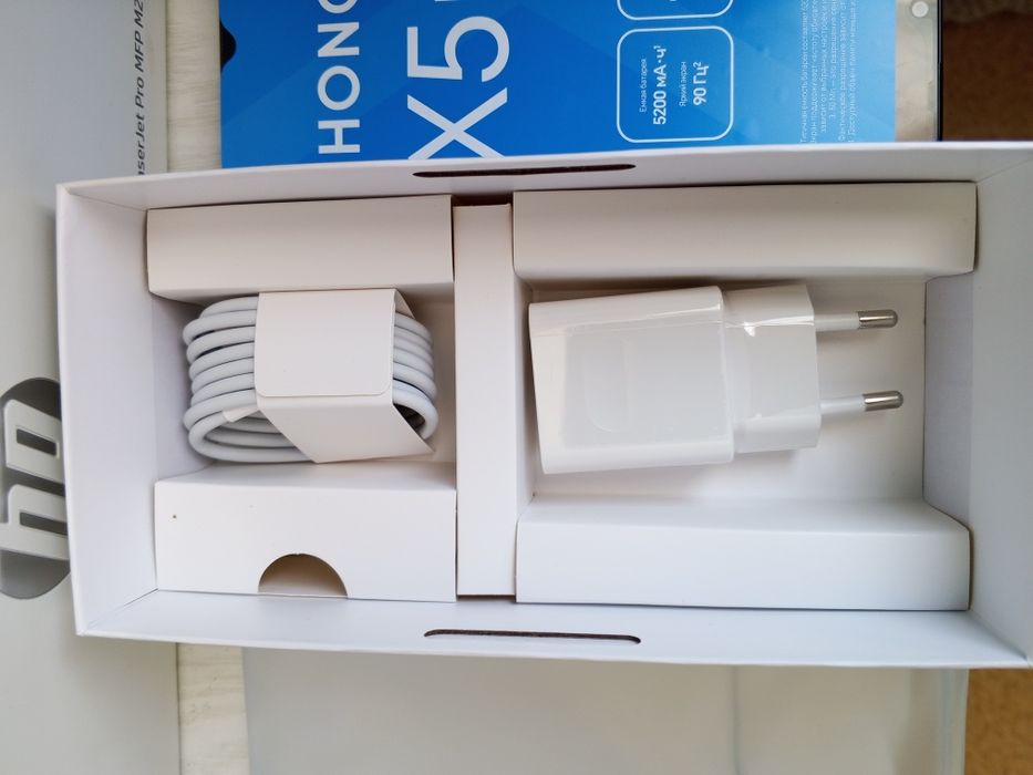 Продам телефон "HONOR"