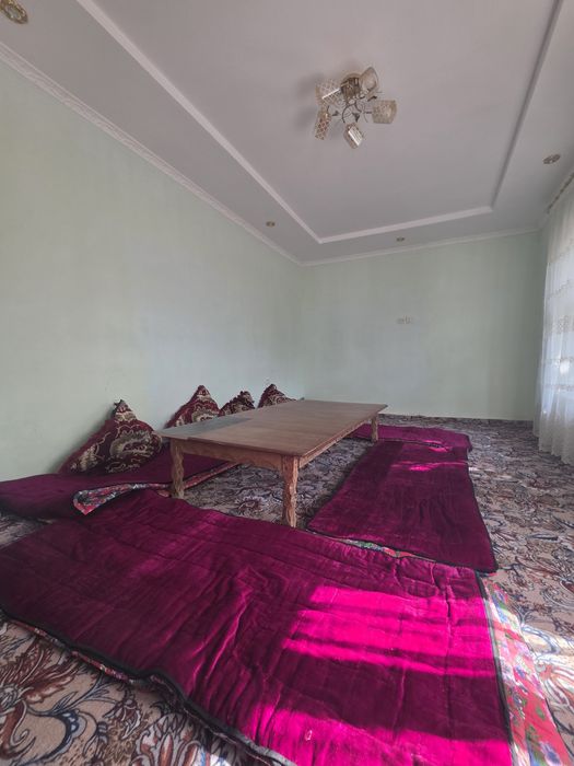 Кибрай тумани Олмазор маҳалласида  5,5 сотих  5 хонали уй сотилади.